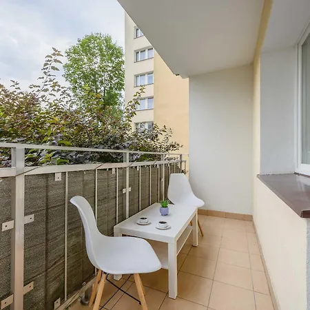 Family With A Balcony Near The Underground Ursynow Appartement *